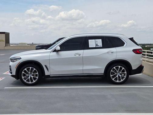 Mineral White Metallic 2021 BMW X5 xDrive40i