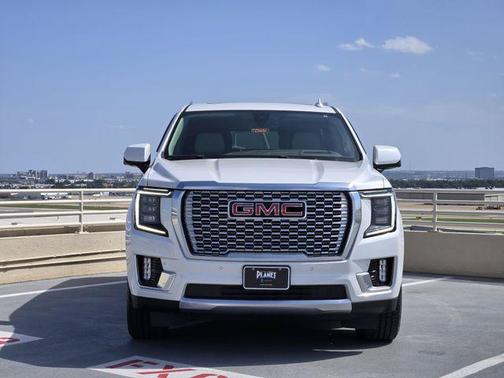 White Frost Tricoat 2021 GMC Yukon Denali