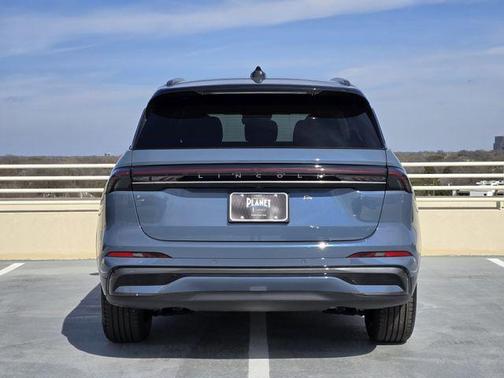 Whisper Blue Metallic Clearcoat 2026 Lincoln Nautilus Reserve