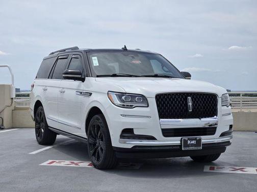 Pristine White Metallic Tri-Coat 2024 Lincoln Navigator Black Label