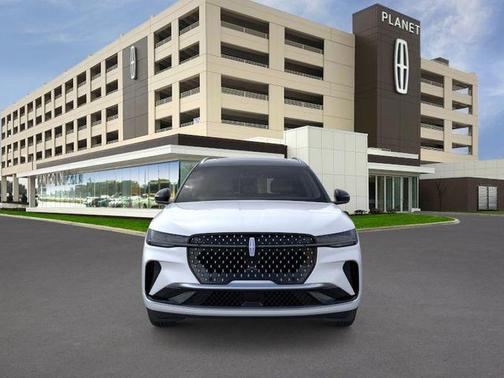 White Platinum Metallic Tri-Coat 2026 Lincoln Nautilus Reserve