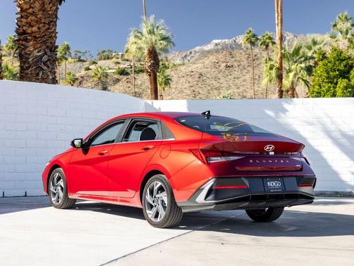 2025 Hyundai ELANTRA HEV Limited