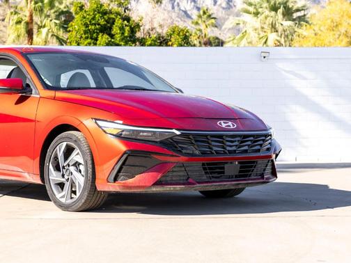 2025 Hyundai ELANTRA HEV Limited