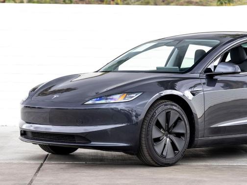 2025 Tesla Model 3 Long Range