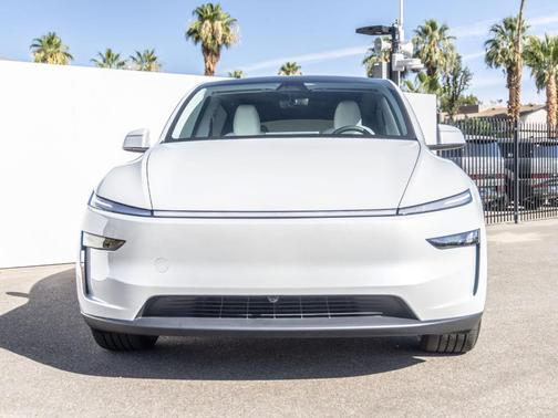 White 2026 Tesla Model Y PREMIUM