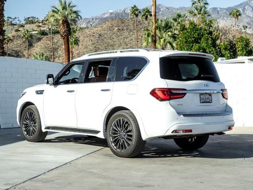 2023 INFINITI QX80 SENSORY