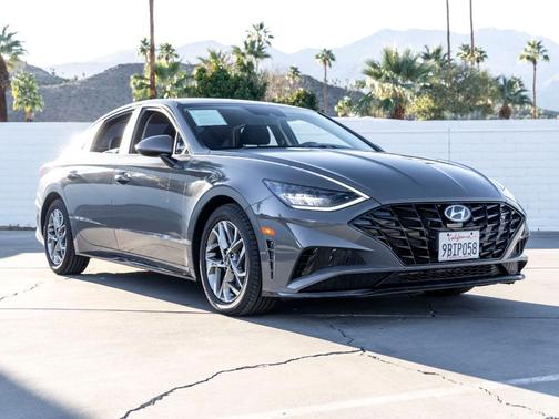 2022 Hyundai SONATA SEL