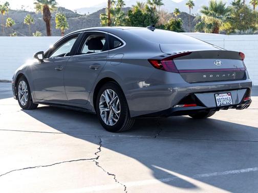 2022 Hyundai SONATA SEL