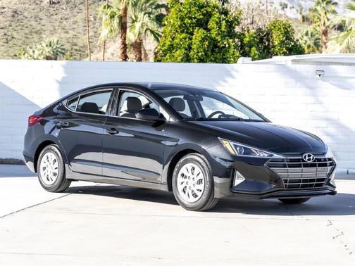 2020 Hyundai ELANTRA SE