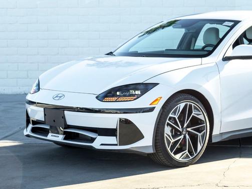 2025 Hyundai IONIQ 6 SEL