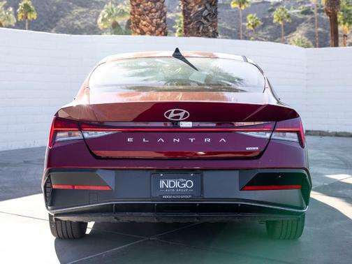 2025 Hyundai ELANTRA HEV Limited