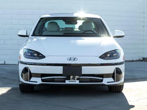 2025 Hyundai IONIQ 6 SEL