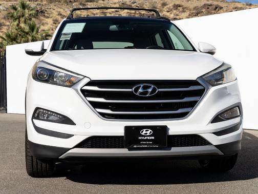 Dazzling White 2018 Hyundai TUCSON Value
