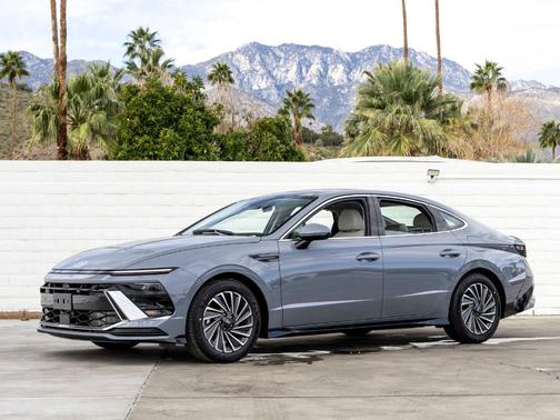 2026 Hyundai SONATA Hybrid Limited