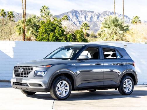 2026 Hyundai VENUE SE