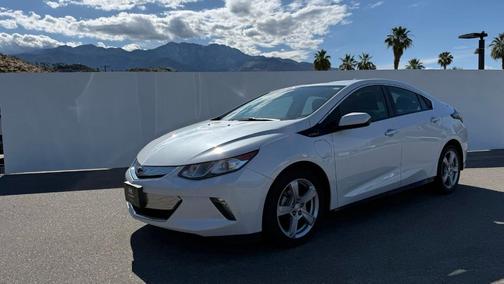 Iridescent Pearl Tricoat 2018 Chevrolet Volt LT