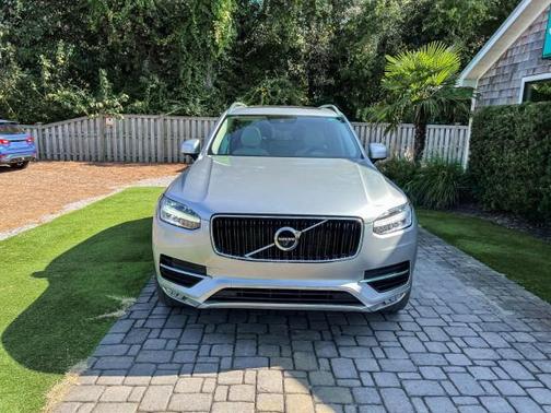 2018 Volvo XC90 T6 Momentum