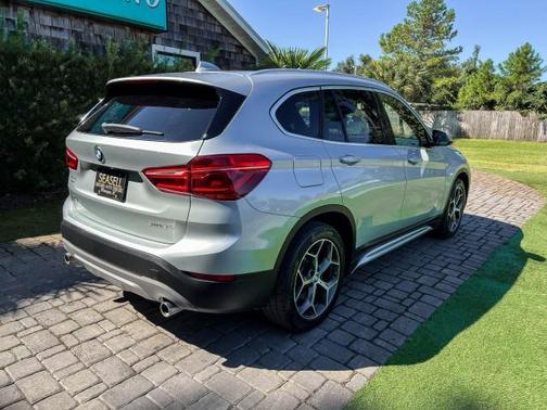 Glacier Silver Metallic 2018 BMW X1 sDrive28i
