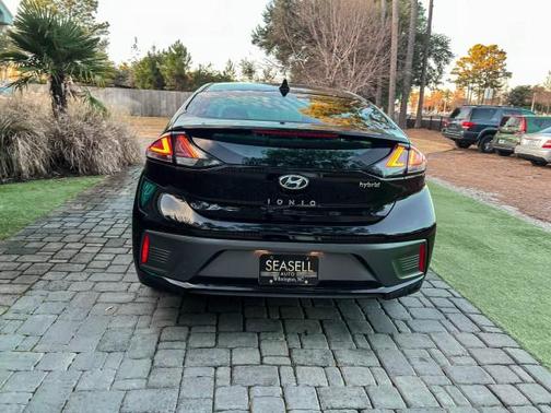 2020 Hyundai IONIQ Hybrid SEL
