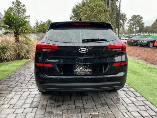 2021 Hyundai TUCSON SE