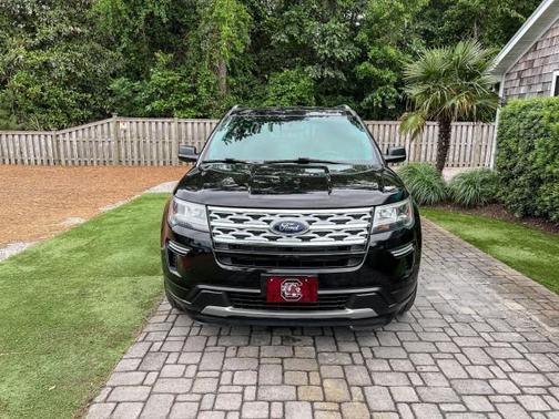 Agate Black Metallic 2019 Ford Explorer XLT