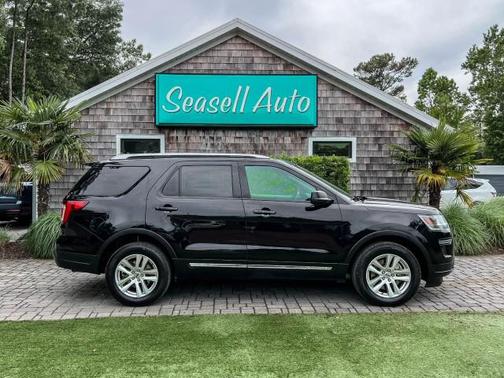 Agate Black Metallic 2019 Ford Explorer XLT