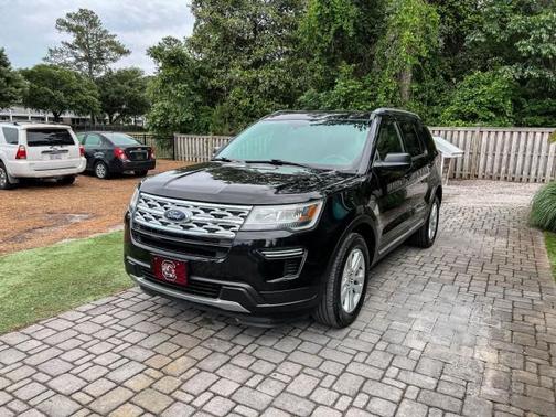 Agate Black Metallic 2019 Ford Explorer XLT