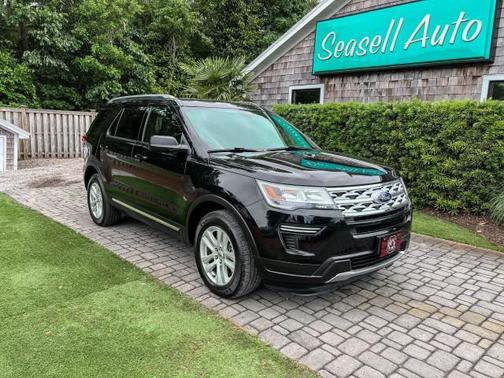 Agate Black Metallic 2019 Ford Explorer XLT