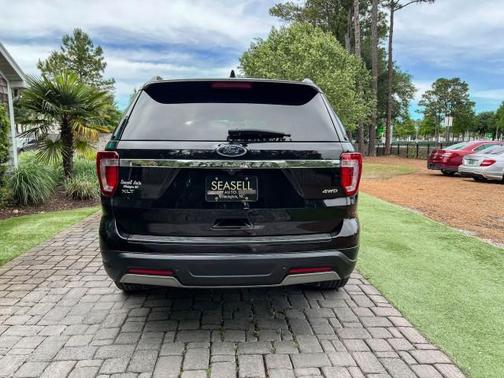 Agate Black Metallic 2019 Ford Explorer XLT