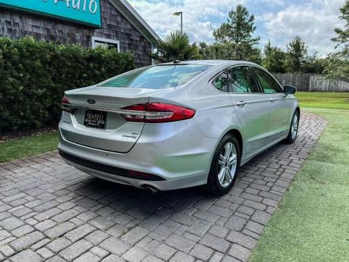 Ingot Silver Metallic 2018 Ford Fusion Hybrid SE