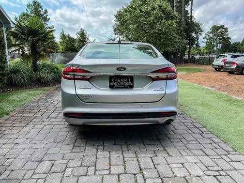 Ingot Silver Metallic 2018 Ford Fusion Hybrid SE