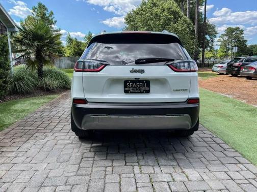 Bright White Clearcoat 2019 Jeep Cherokee Limited