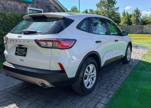 Oxford White 2022 Ford Escape S
