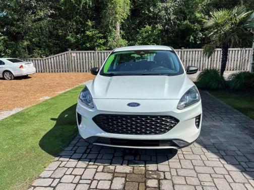 Oxford White 2022 Ford Escape S