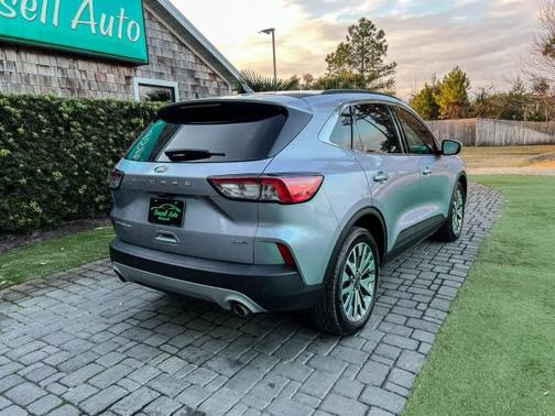 2022 Ford Escape Titanium