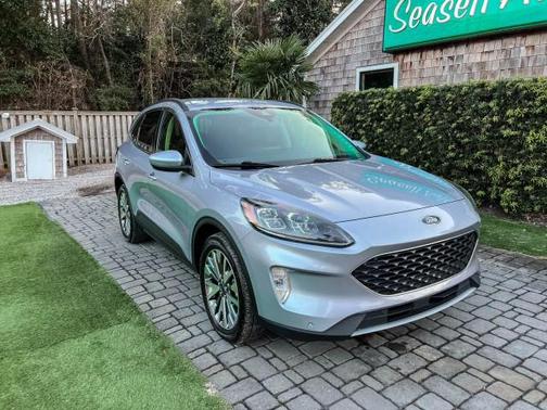 2022 Ford Escape Titanium