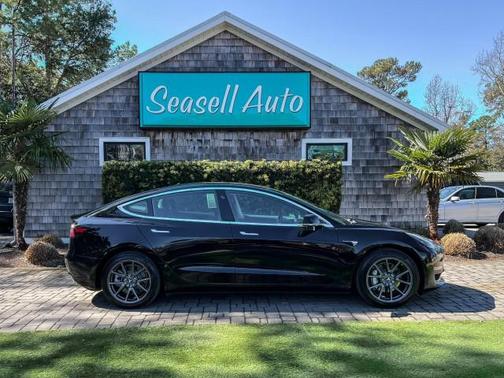 Solid Black 2019 Tesla Model 3 Mid Range Sedan