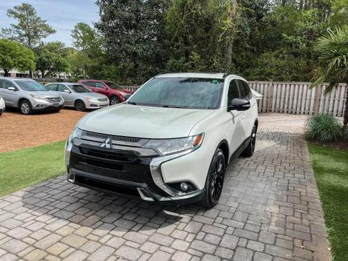 Pearl White 2019 Mitsubishi Outlander SEL