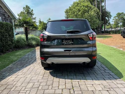 Magnetic Metallic 2017 Ford Escape SE