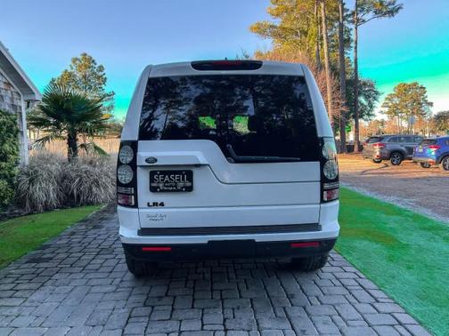 2016 Land Rover LR4 Base