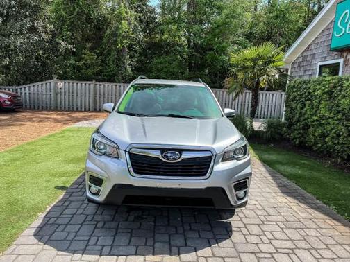 Ice Silver Metallic 2019 Subaru Forester Limited