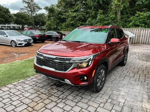 Mars Orange 2024 Kia Seltos S