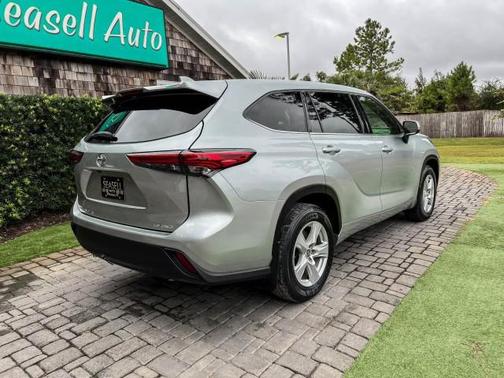 2021 Toyota Highlander LE