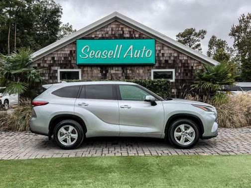 2021 Toyota Highlander LE