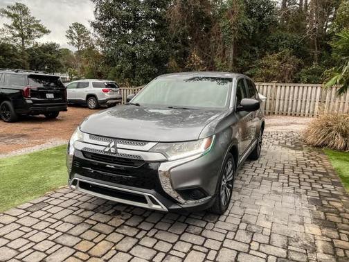 2019 Mitsubishi Outlander SE