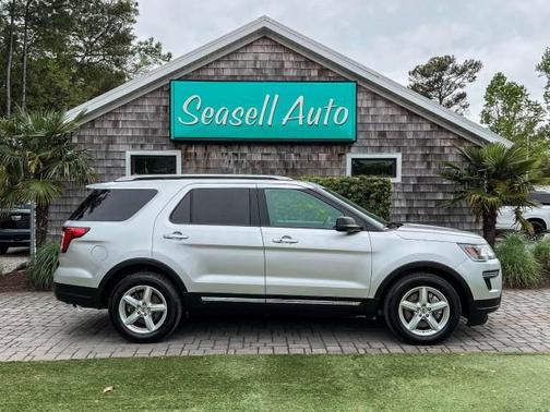 Ingot Silver Metallic 2019 Ford Explorer XLT
