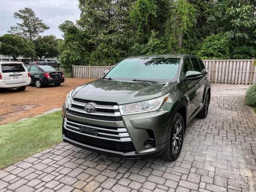 Alumina Jade Metallic 2019 Toyota Highlander LE