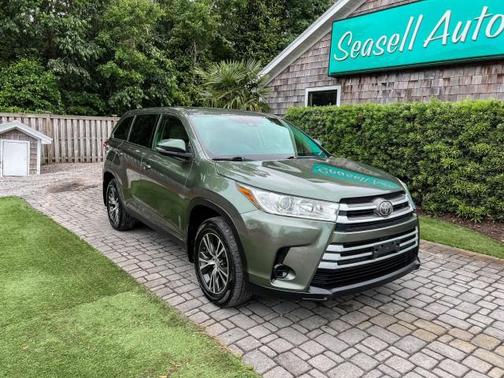 Alumina Jade Metallic 2019 Toyota Highlander LE