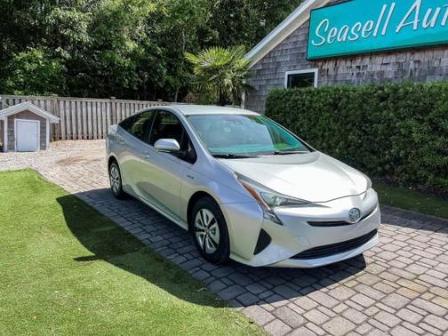 Classic Silver Metallic 2017 Toyota Prius Two