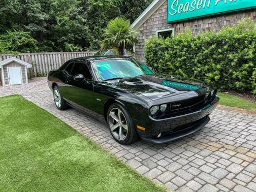 2014 Dodge Challenger SXT